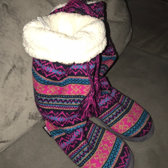 Muk Luks - Picture 2 of 4